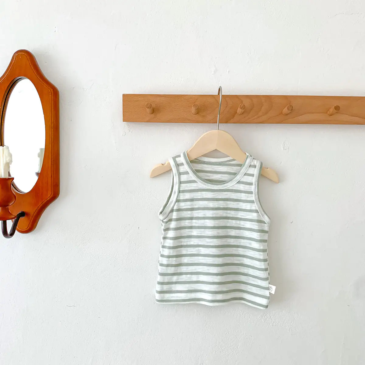 Camisetas sin mangas a rayas para bebés y niños pequeños